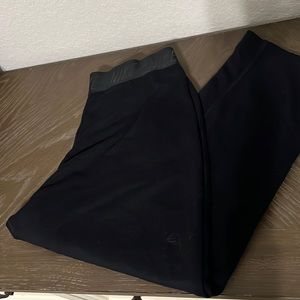 Black Nike Capri Sweat Pants — Black — Women’s Large